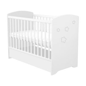   Timba Félix zárt végű kiságy ágyneműtartóval 60×120 cm – fehér/csillagos, stabil és praktikus gyerekágy