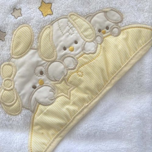 Kapucnis babatörölköző 70×70 cm – fehér/sárga, puha pamut frottír fürdető törölköző